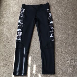 Size small VIE ACTIVE yoga pants. Good condition.